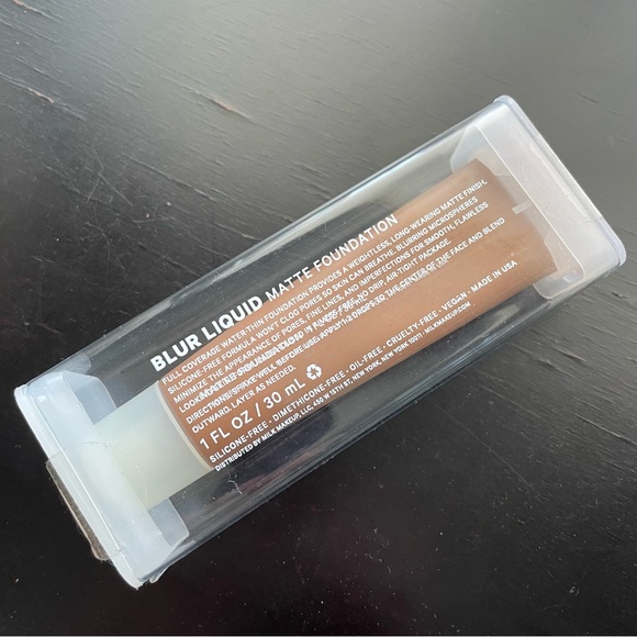 Milk Makeup Blur Liquid Foundation in Golden Deep - Picture 5 of 6